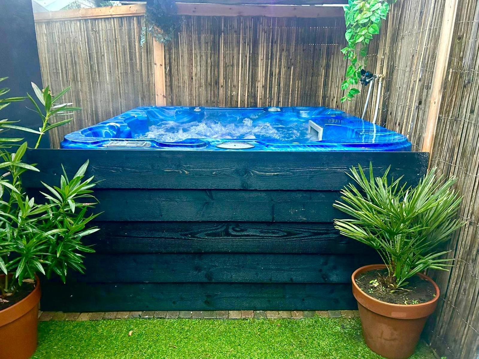 Jungle Style Lodge With Jacuzzi ,Sauna And Garden Near Amsterdam Vijfhuizen Kültér fotó